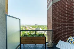 1913-60-heintzman-street-toronto-W8401364-18-p
