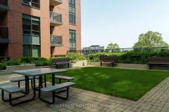1913-60-heintzman-street-toronto-W8401364-32-p