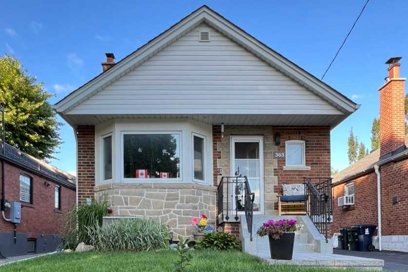 Sold: Perfect 2+1 Bedroom Bungalow in East York (363 Woodmount Ave)
